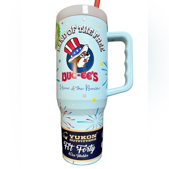 Buc-ees independence Fourth of July Water Bottle with Patriotic Design - Picture 1 of 3
